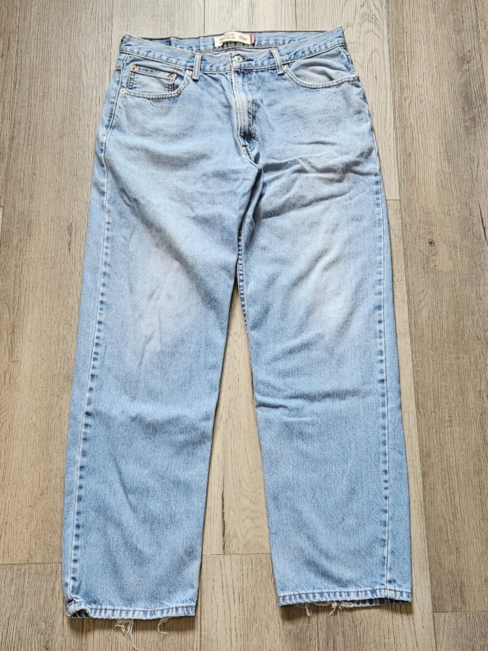 Levi's 550 Relaxed Fit Light Wash Jeans Vintage Style Distressed Hem Size 36x32